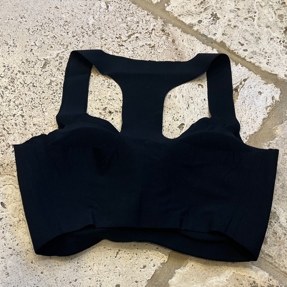 Commando Black Seamless Support Racerback Bra - Picture 3 of 3